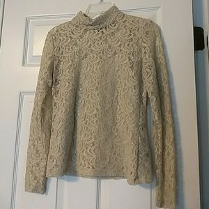 NWOT small cream lace overlay t-neck top